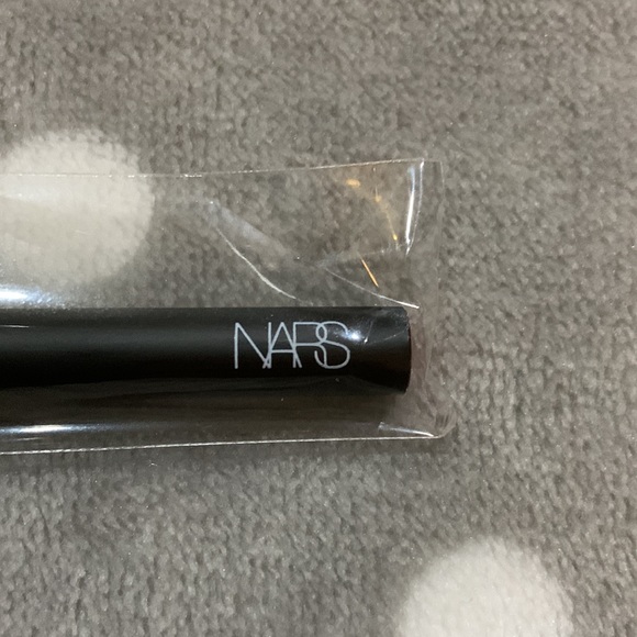 NARS Blending Brush #22 - Picture 5 of 6